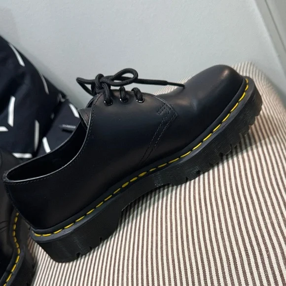 1461 Bex Smooth Leather Oxford Dr. Martens with Yellow Stitching - Picture 5 of 8